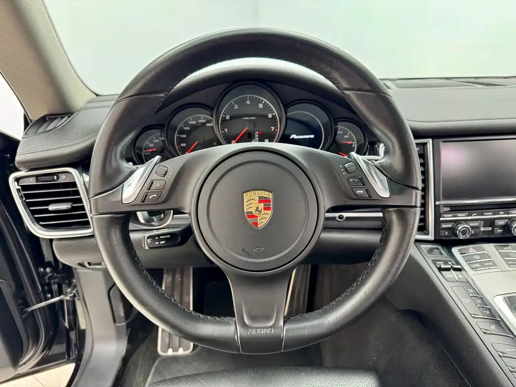 Porsche Panamera 2016 — фото 20