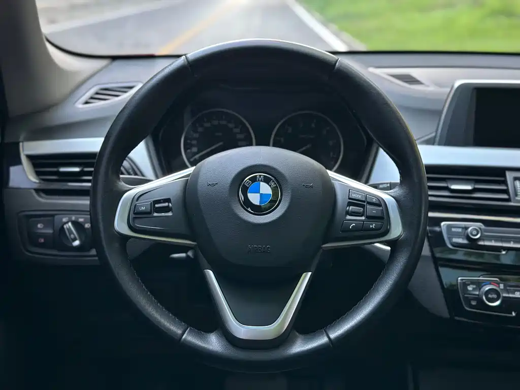BMW X1 2017 — фото 14