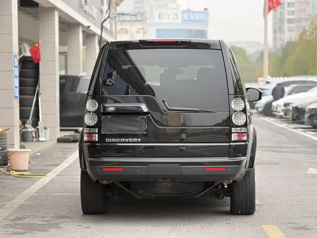 Land Rover Discovery 2016 — фото 11