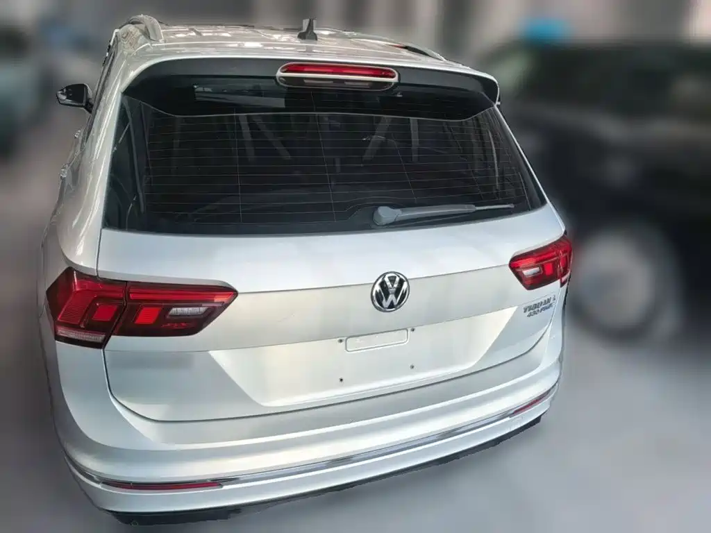 Volkswagen Tiguan L Plug-In Hybrid 2020 — фото 10