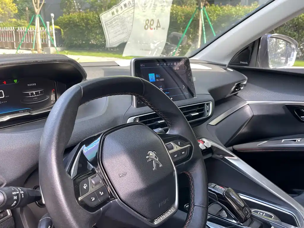 Peugeot 5008 2017 — фото 13