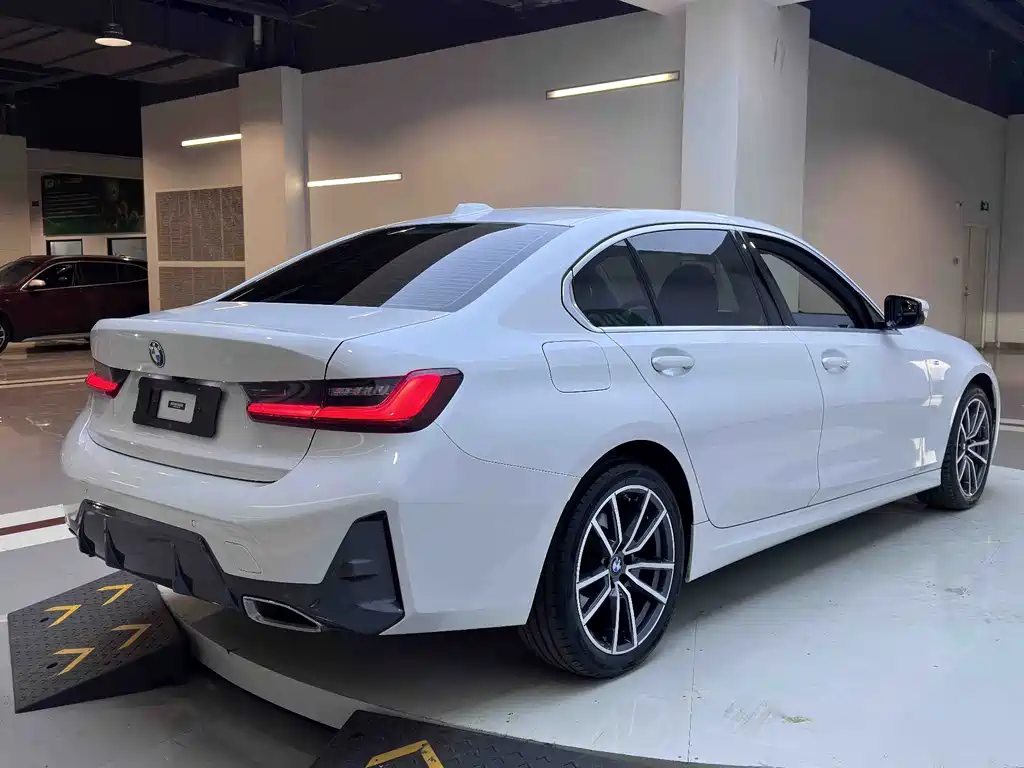 BMW 3 Series 2023