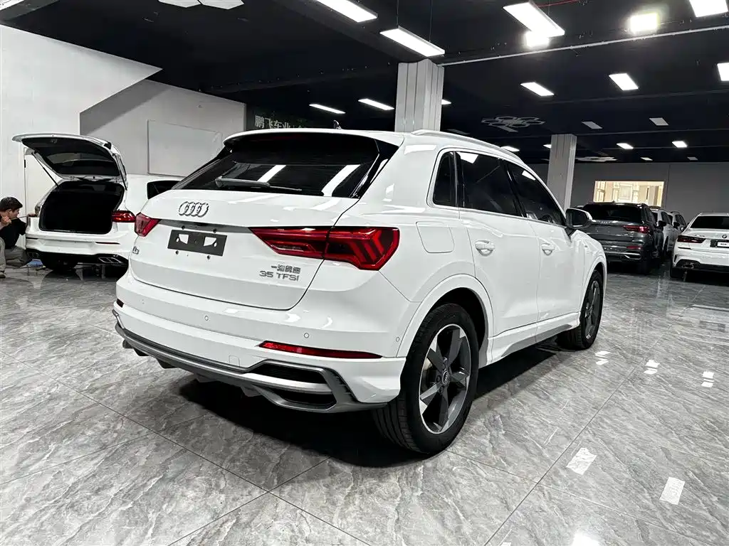 Audi Q3 2022 — фото 6