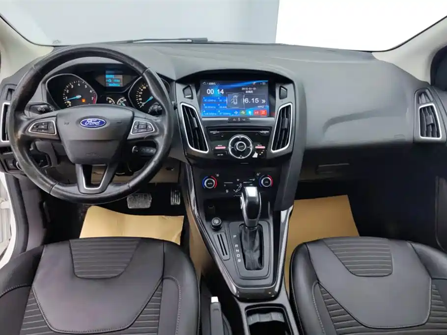 Ford Focus 2016 — фото 12