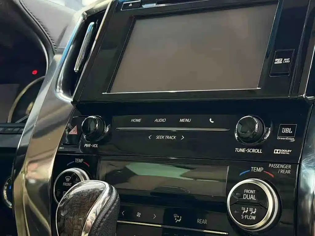 Toyota Alphard 2020 — фото 9