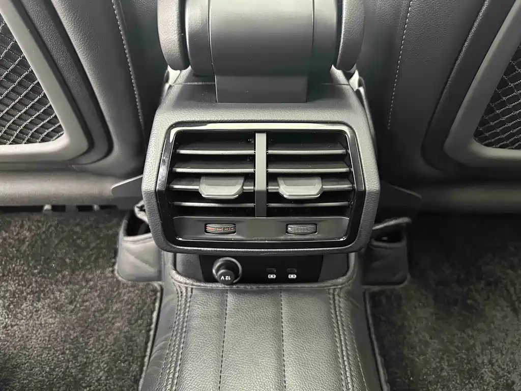 Audi Q3 2022 — фото 13