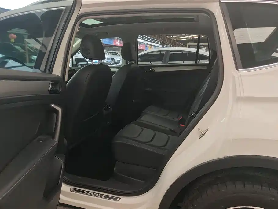 Volkswagen Tiguan L 2019 — фото 11