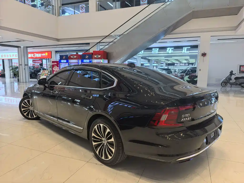 Volvo S90 PHEV 2023 — фото 4