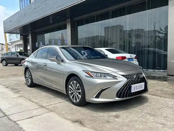 Lexus ES 2023