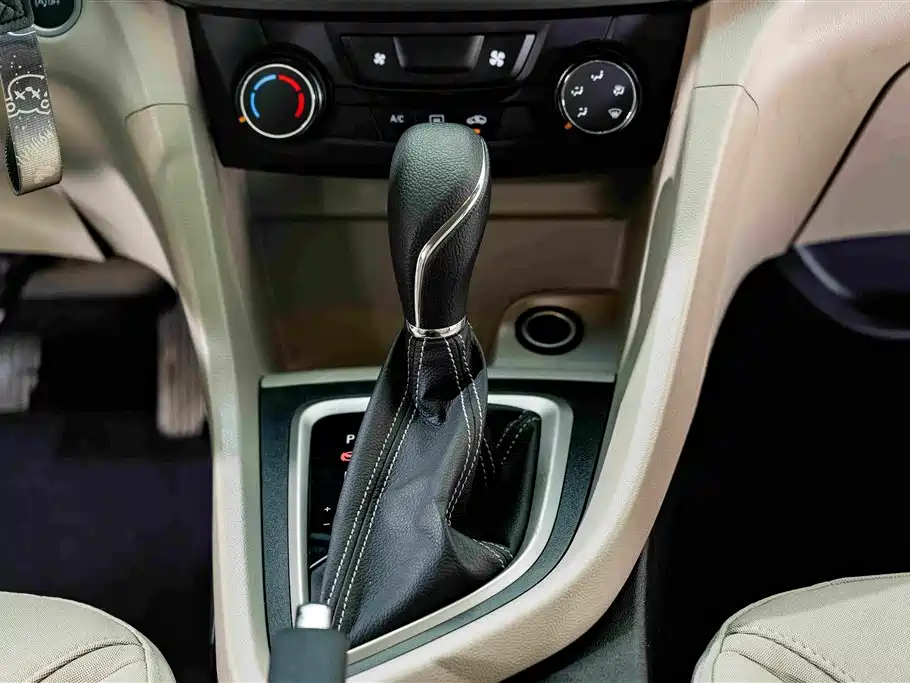 Buick Excelle 2017 — фото 13