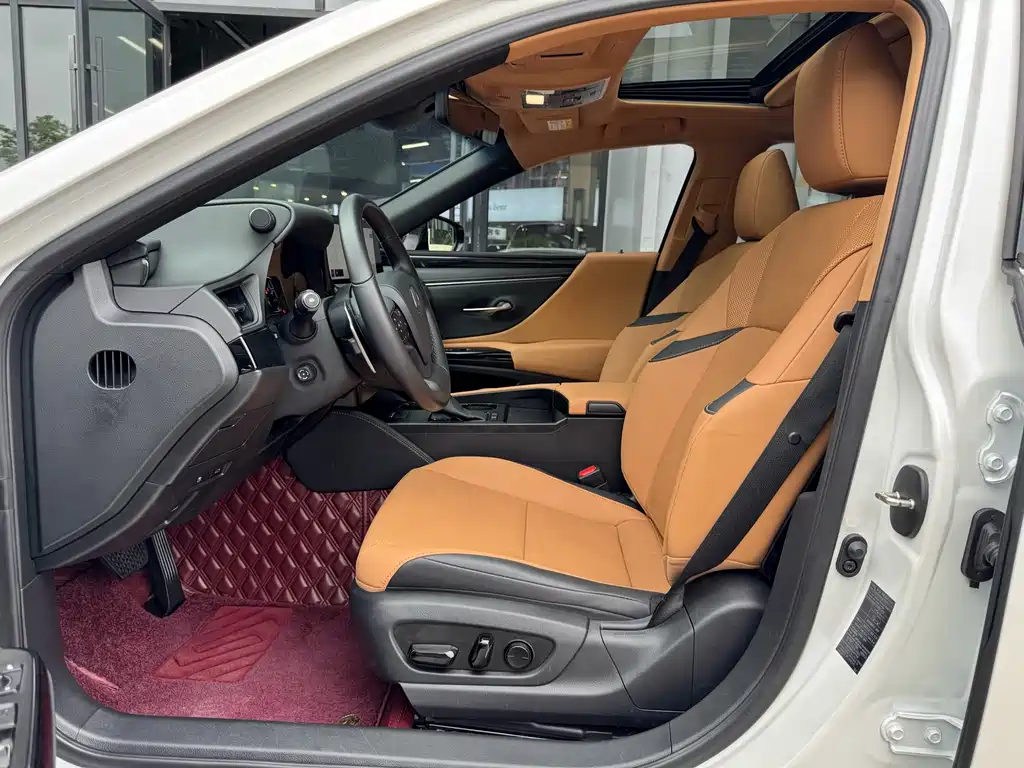 Lexus ES 2023