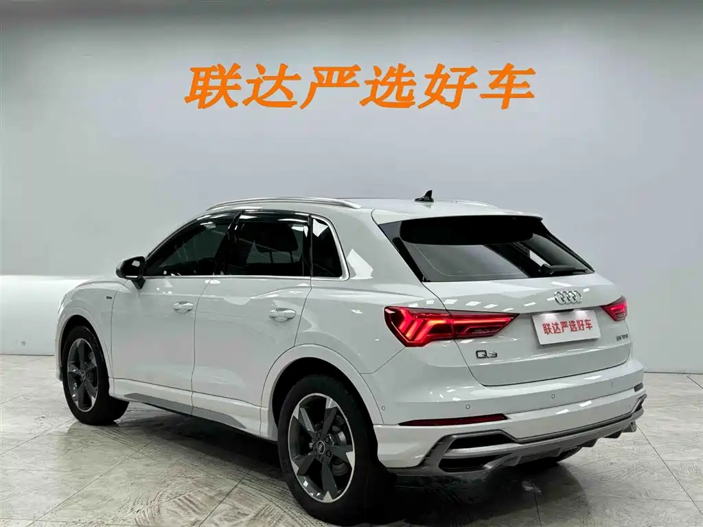 Audi Q3 2022 — фото 24