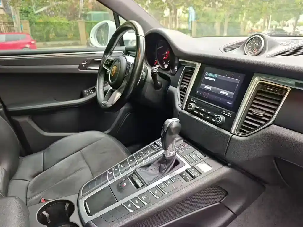 Porsche Macan 2018 — фото 4