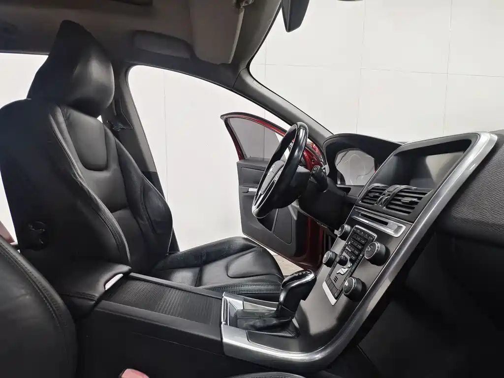 Volvo XC60 2013 — фото 14