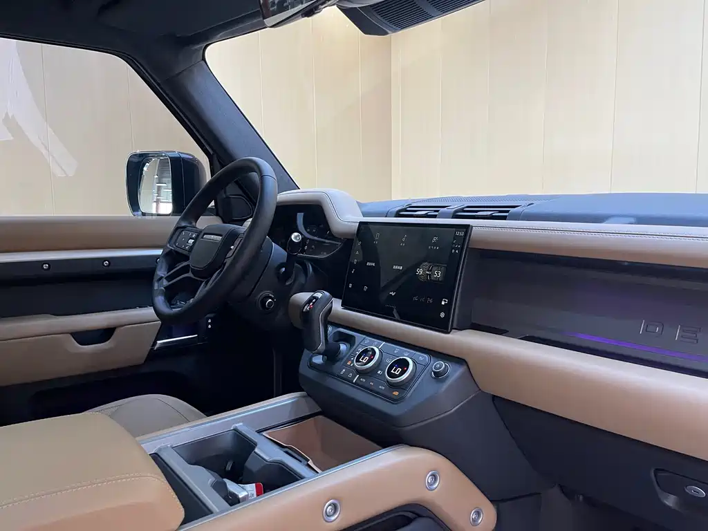 Land Rover Defender 2026 — фото 12