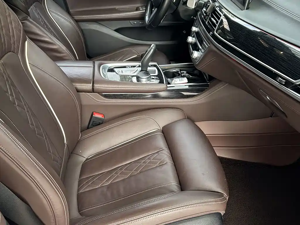 BMW 7 Series 2022 — фото 10