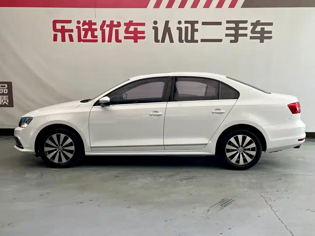 Volkswagen Sagitar 2018