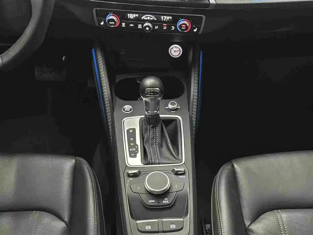 Audi Q2L 2022