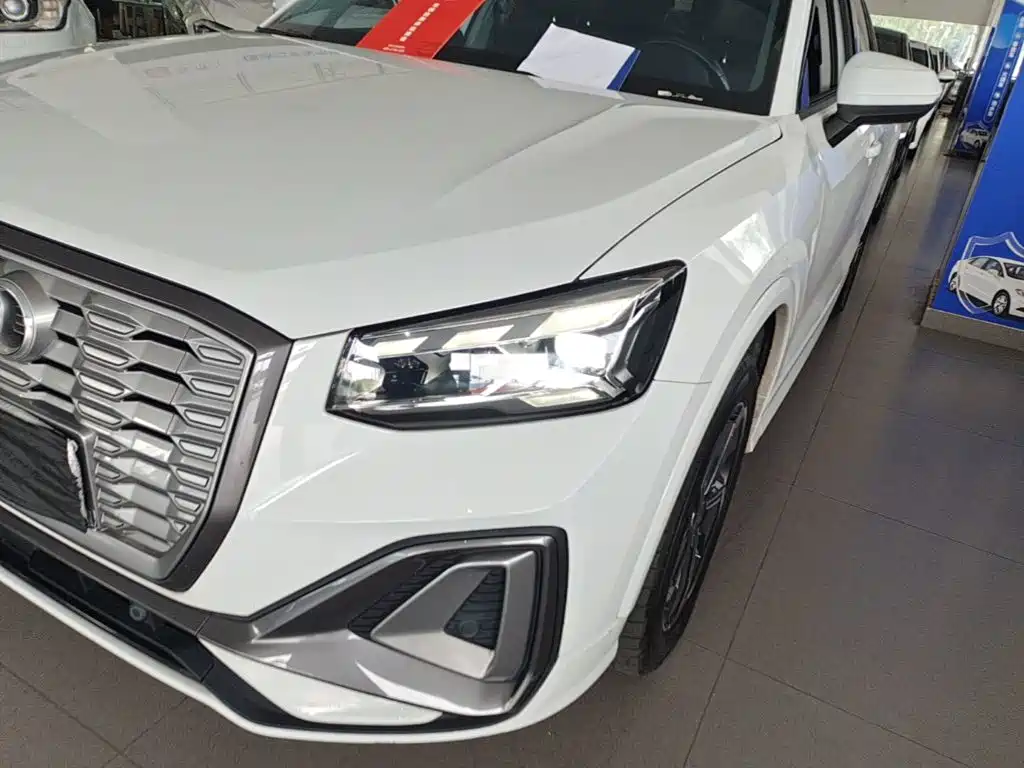 Audi Q2L E-Tron 2022 — фото 24