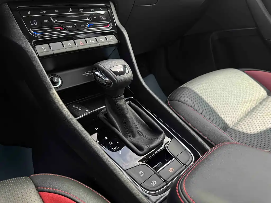 Skoda Karoq 2023 — фото 13