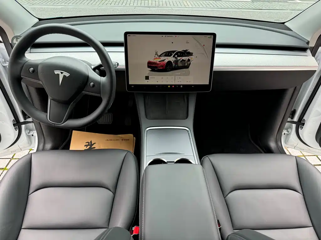 Tesla Model Y 2024 — фото 14