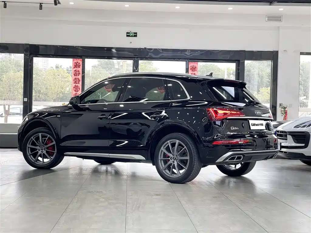 Audi Q5L 2022 — фото 4