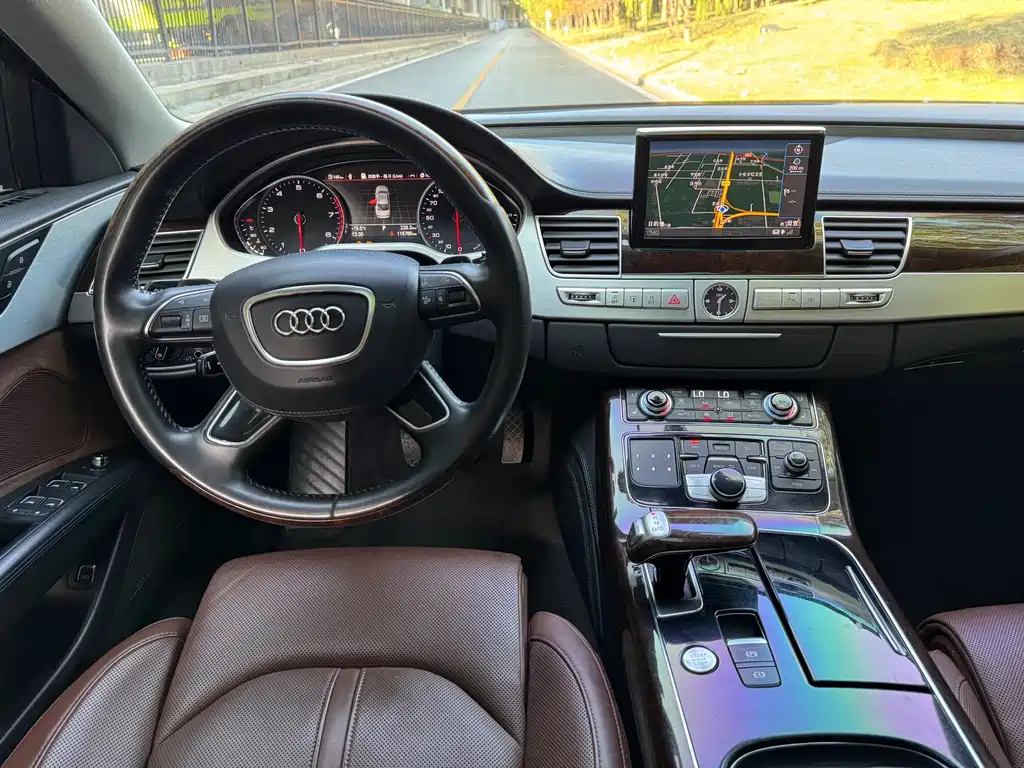 Audi A8 2015 — фото 5
