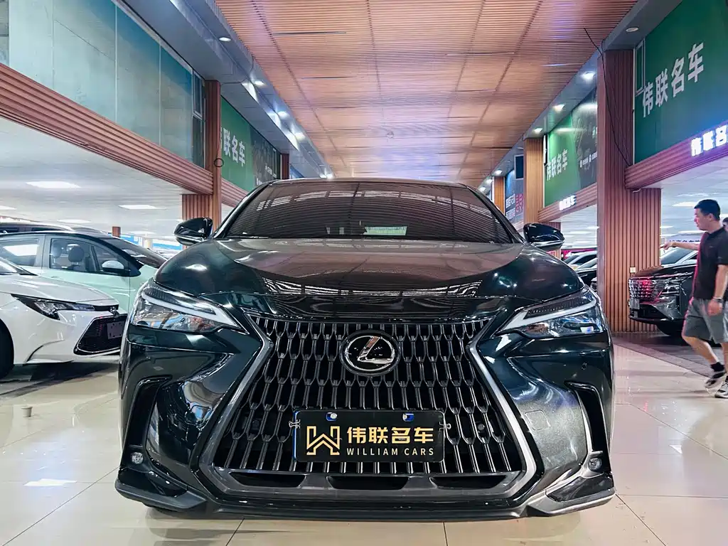 Lexus NX 2024