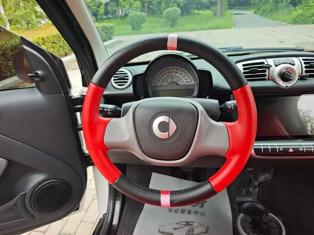 smart fortwo 2013 — фото 11