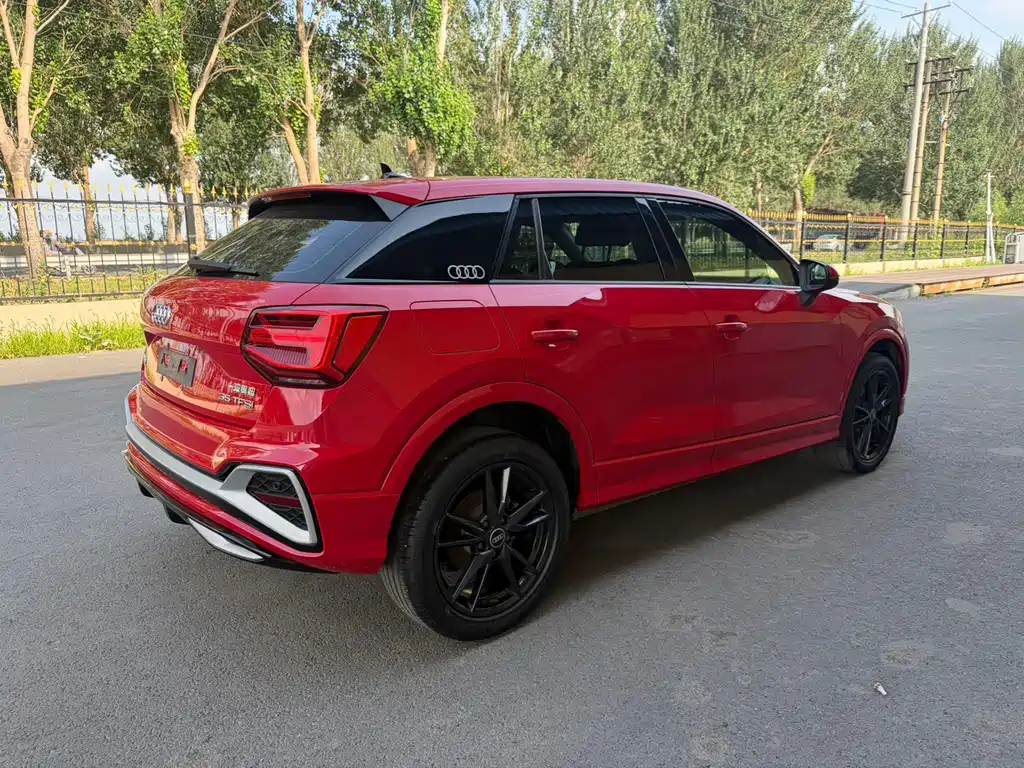 Audi Q2L 2021