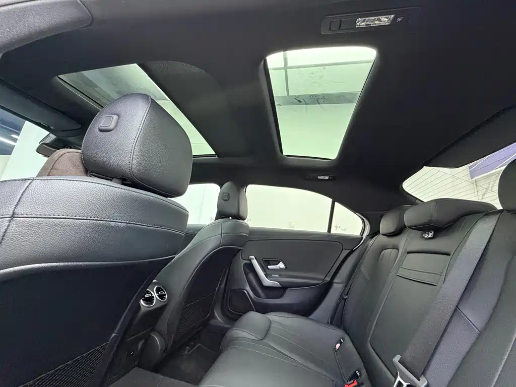 Mercedes-Benz A-Class 2021 — фото 15