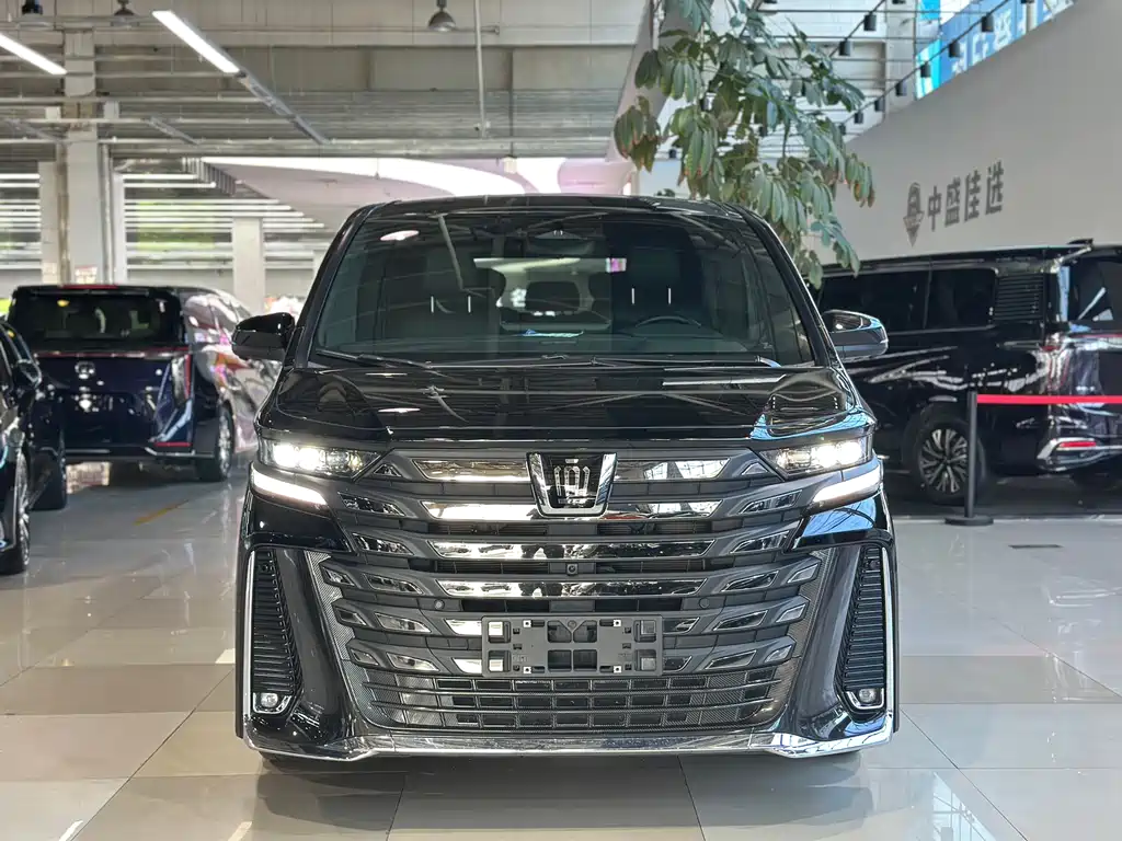Toyota Vellfire 2024 — фото 2