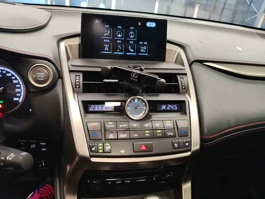 Lexus NX 2015