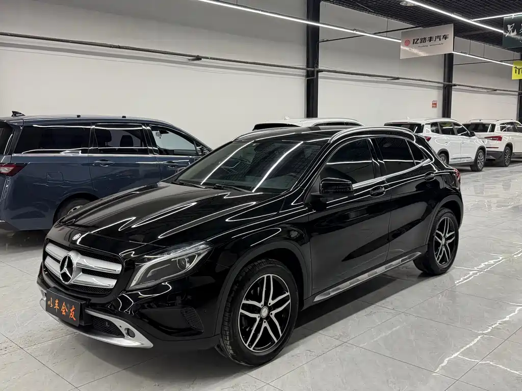 Mercedes-Benz GLA 2016 — фото 1