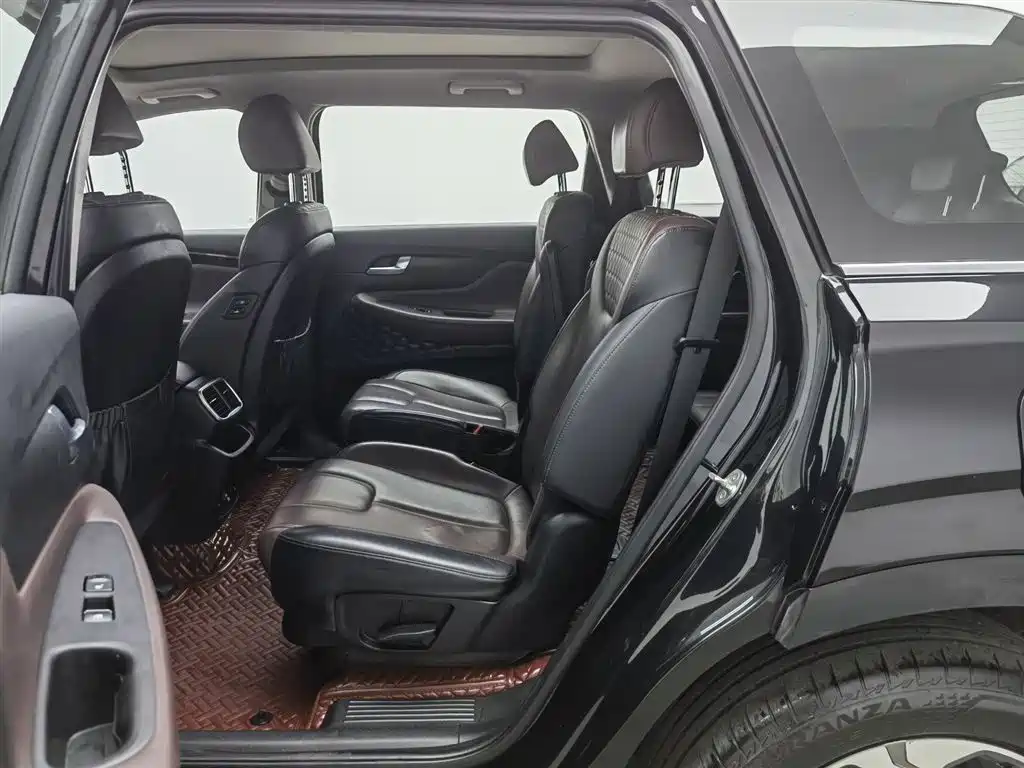 Hyundai Santa Fe 2019 — фото 15