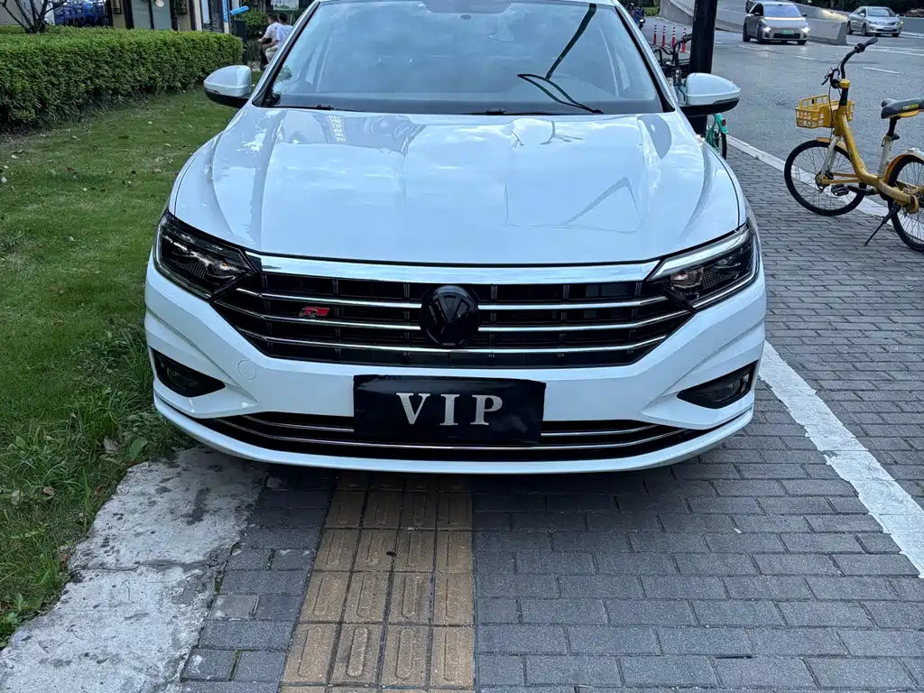 Volkswagen Sagitar 2020