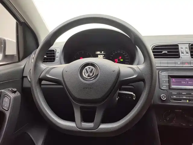 Volkswagen Polo 2016 — фото 11