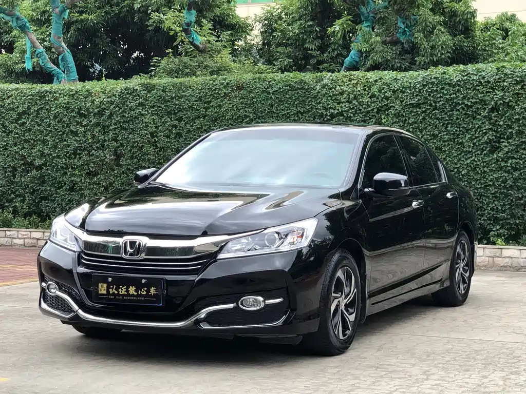 Honda Accord 2018 — фото 1