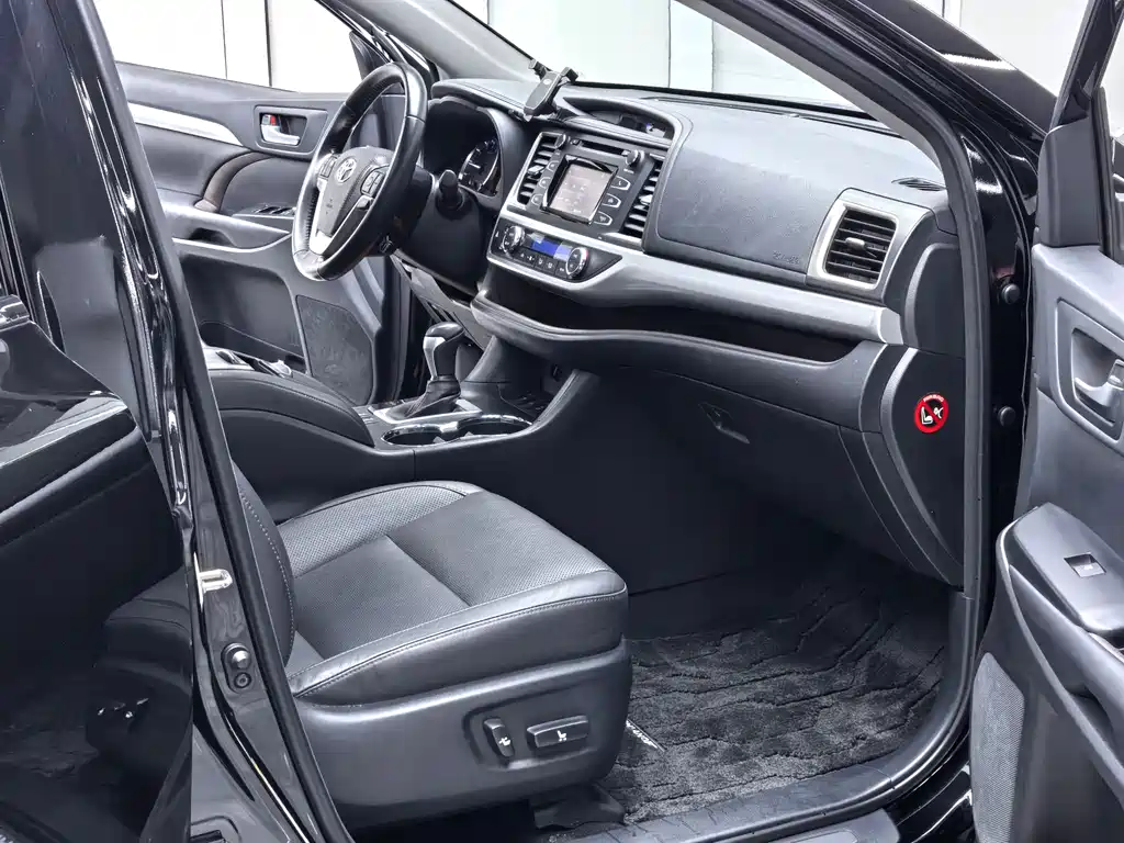 Toyota Highlander 2016 — фото 12