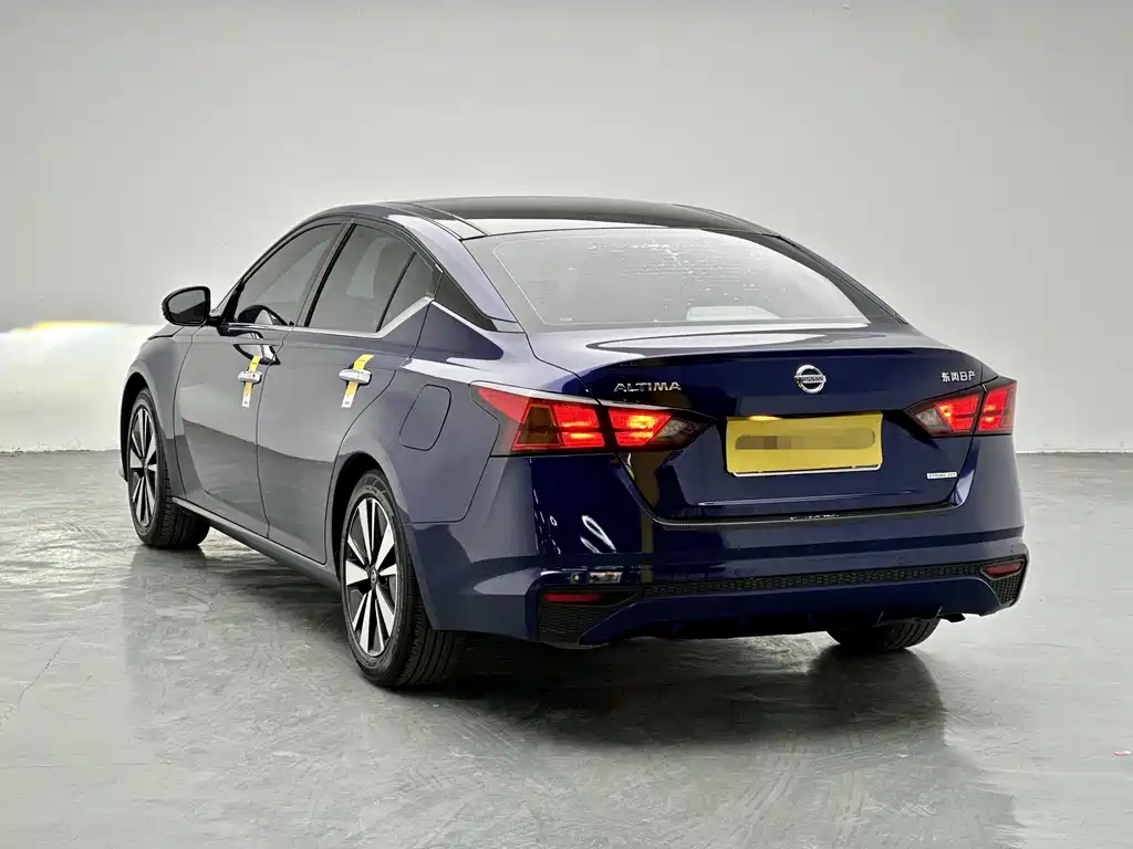 Nissan Teana 2022 — фото 4