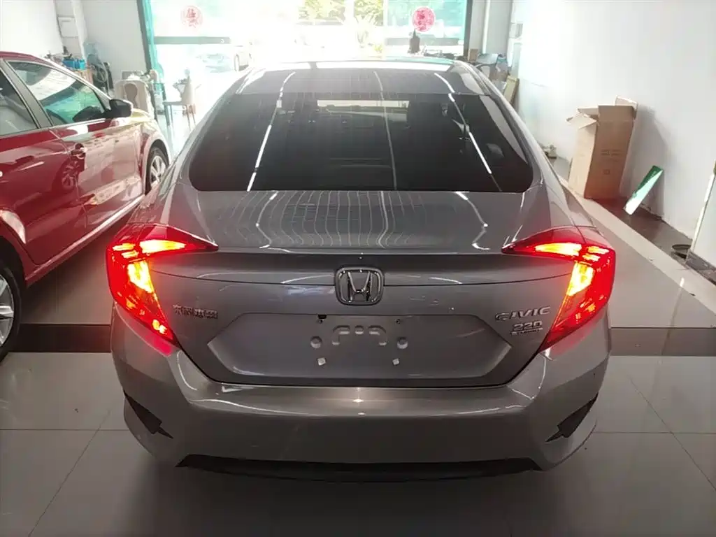 Honda Civic 2017 — фото 6