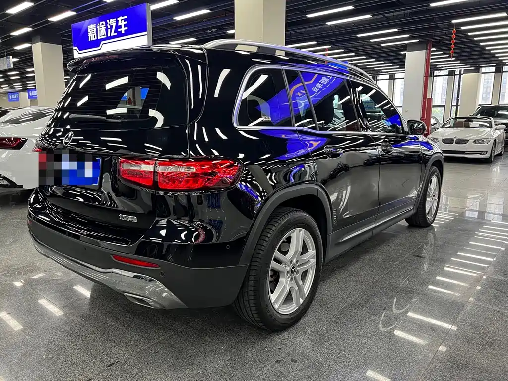 Mercedes-Benz GLB 2021
