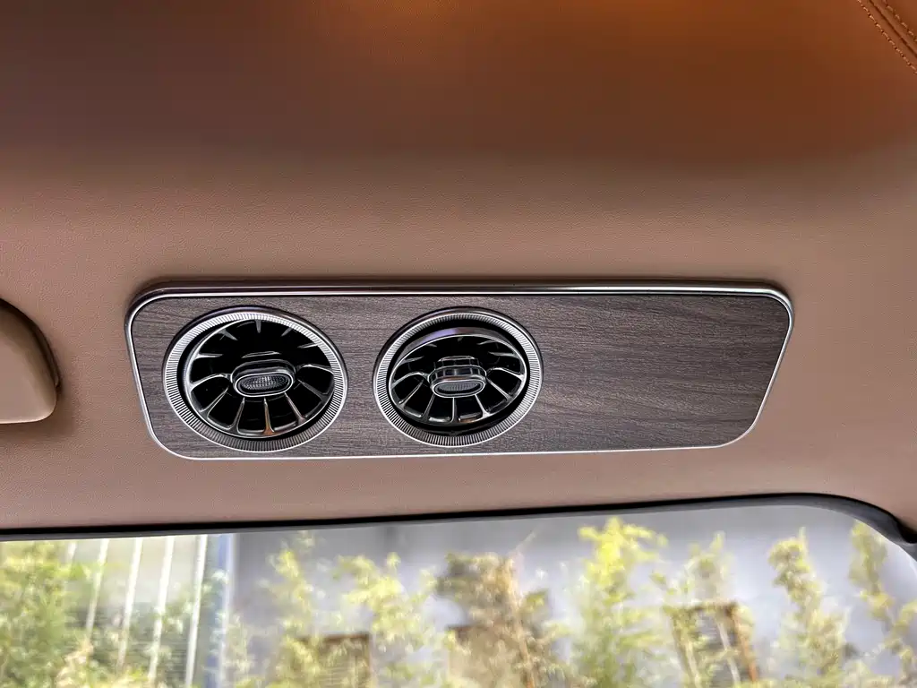 Mercedes-Benz Vito 2023 — фото 13