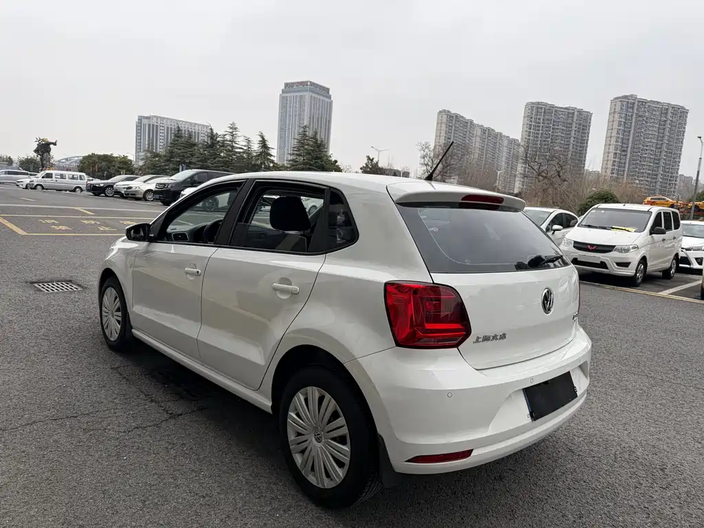 Volkswagen Polo 2016 — фото 15