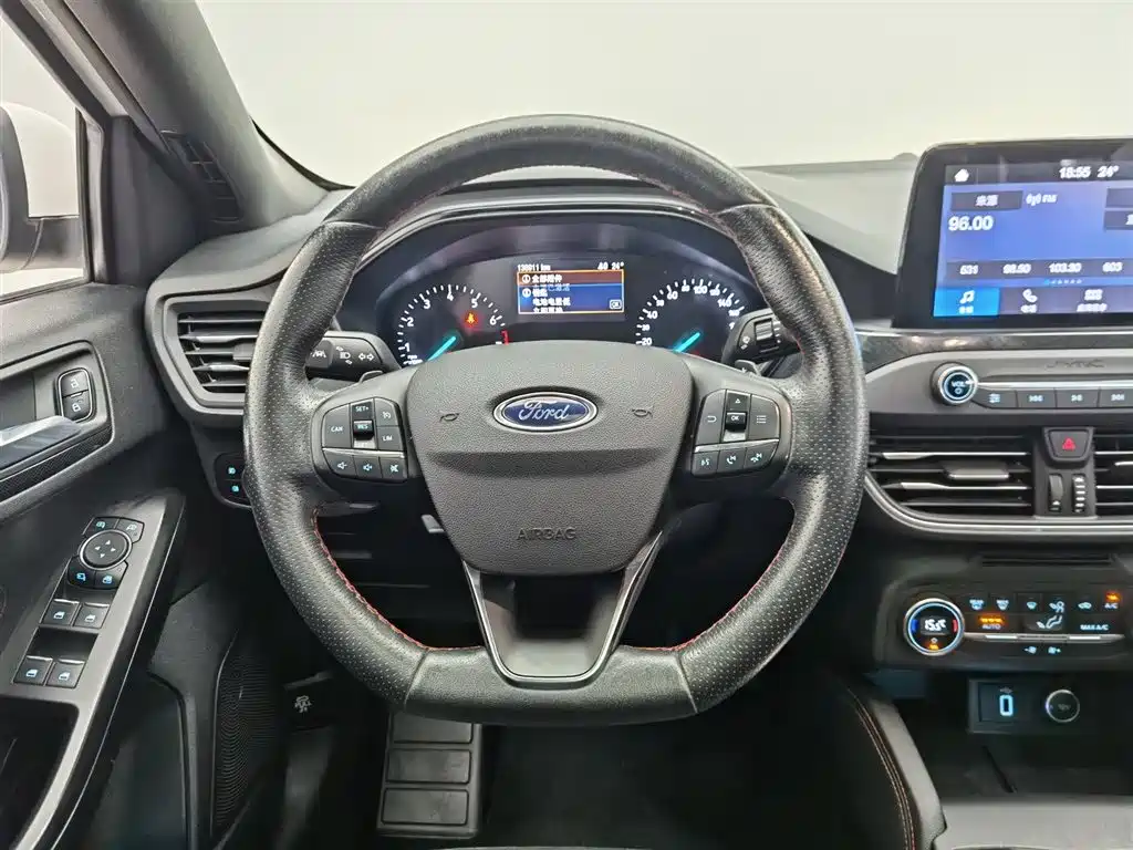 Ford Focus 2020 — фото 11