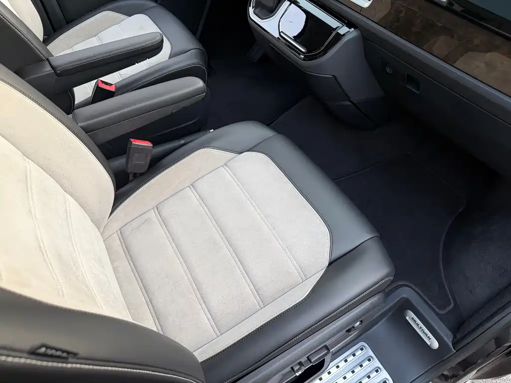 Volkswagen Multivan 2019 — фото 11