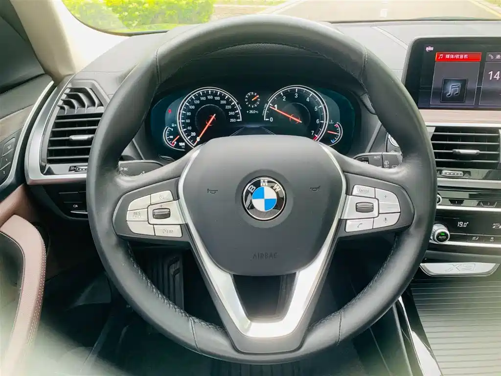 BMW X3 2019 — фото 19