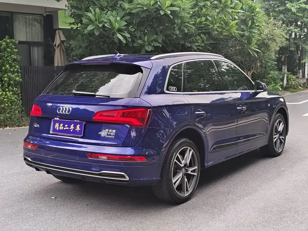 Audi Q5L 2019 — фото 7
