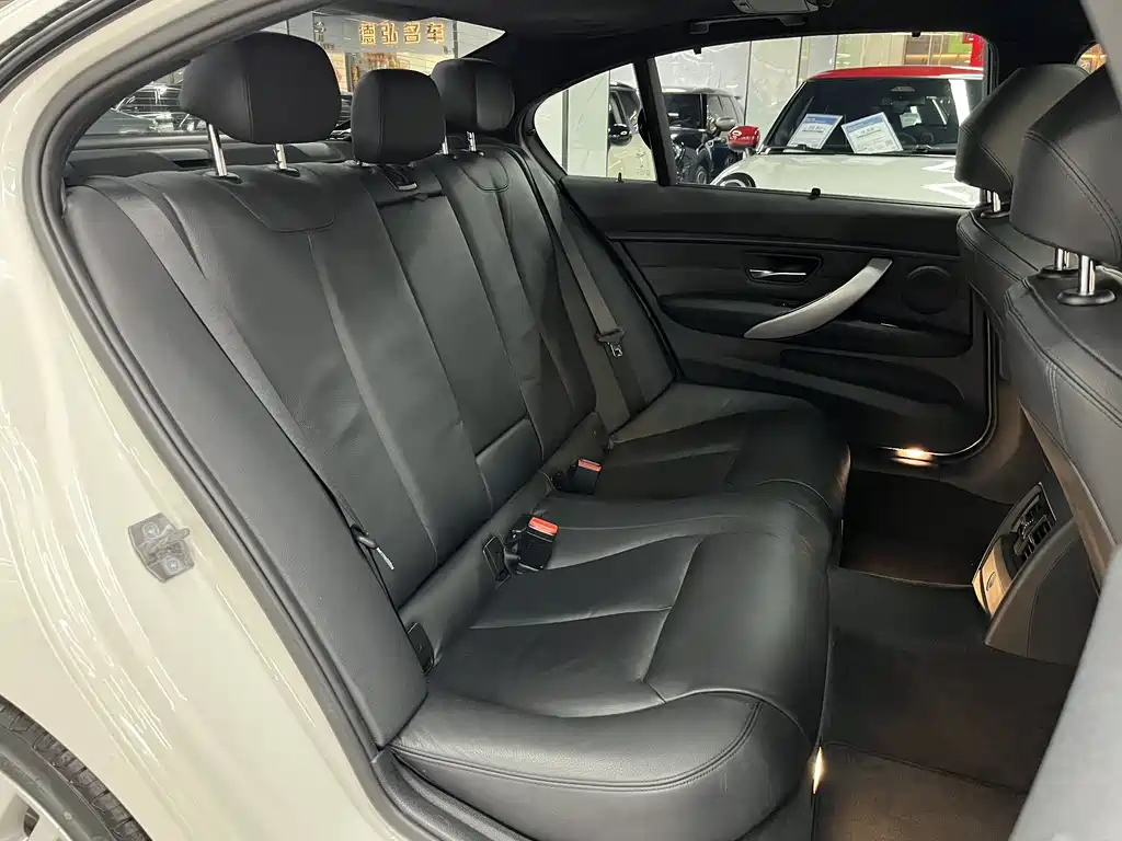 BMW 3 Series 2015 — фото 11