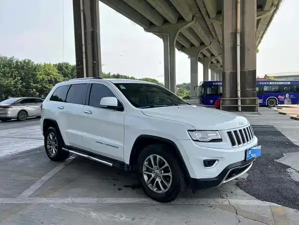 Jeep Grand Cherokee 2015